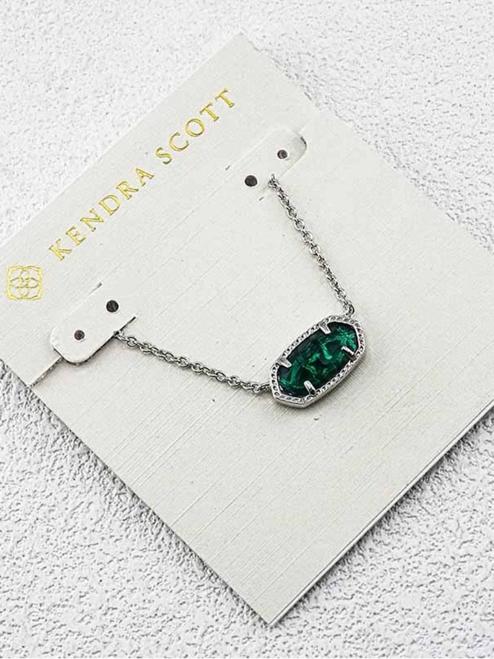 Kendra Scott Emerald Green Pendant Necklace in Silver